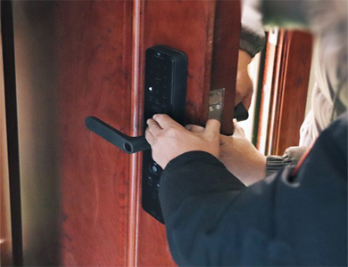 龙凤24小时上门开锁公司